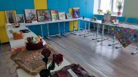  В Год педагога и наставника в школе открылась выставка творческих работ «Педагог-профессия творческая».